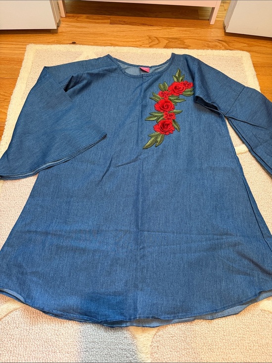 Dresses & Skirts - Denim dress